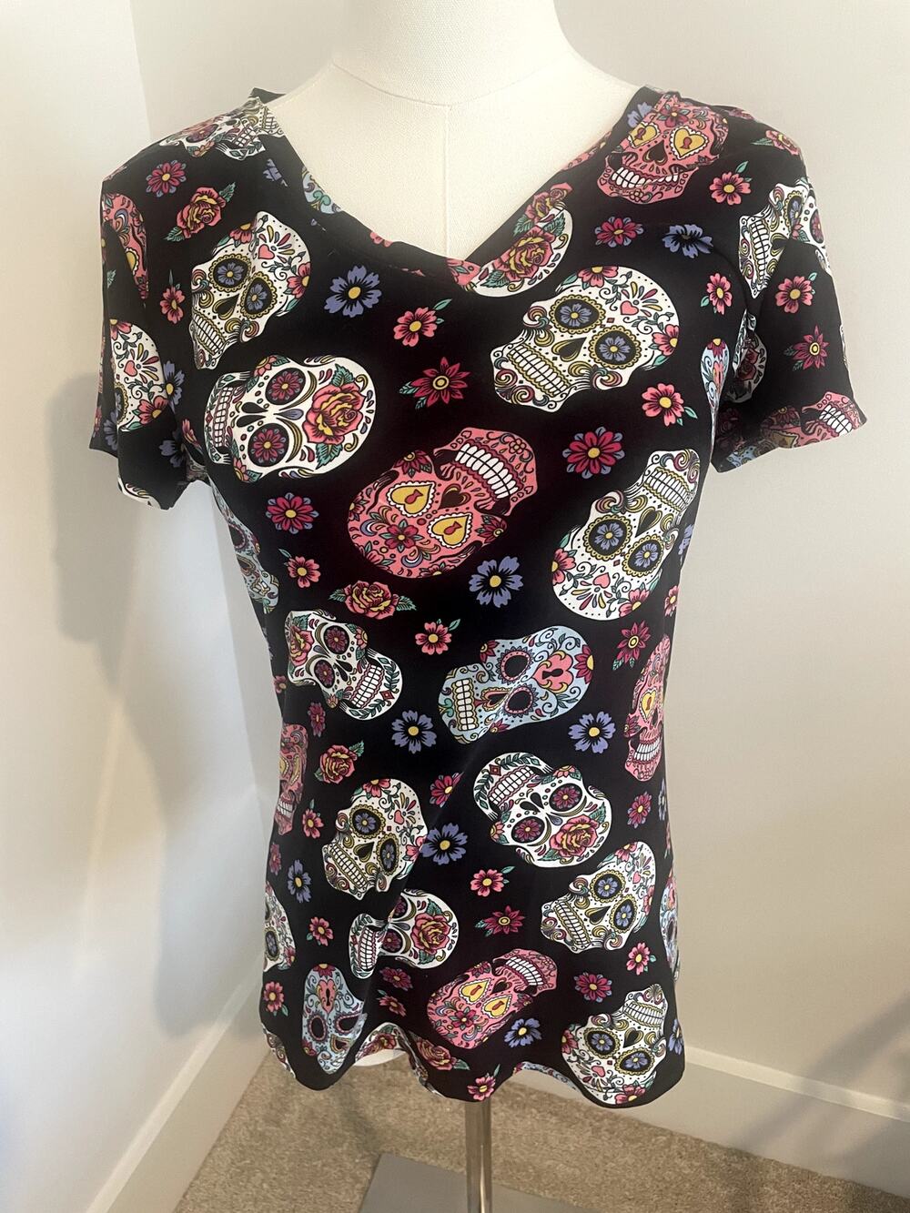 No Boundries Sugar Skull Day of the Dead T-Shirt Juniors M ( 7-9 )